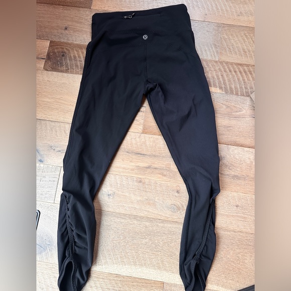 Lululemon leggings size 4 black - Picture 2 of 6